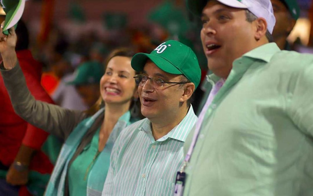 Quique Antún felicita Estrellas Orientales por ganar Campeonato de Béisbol Invernal
