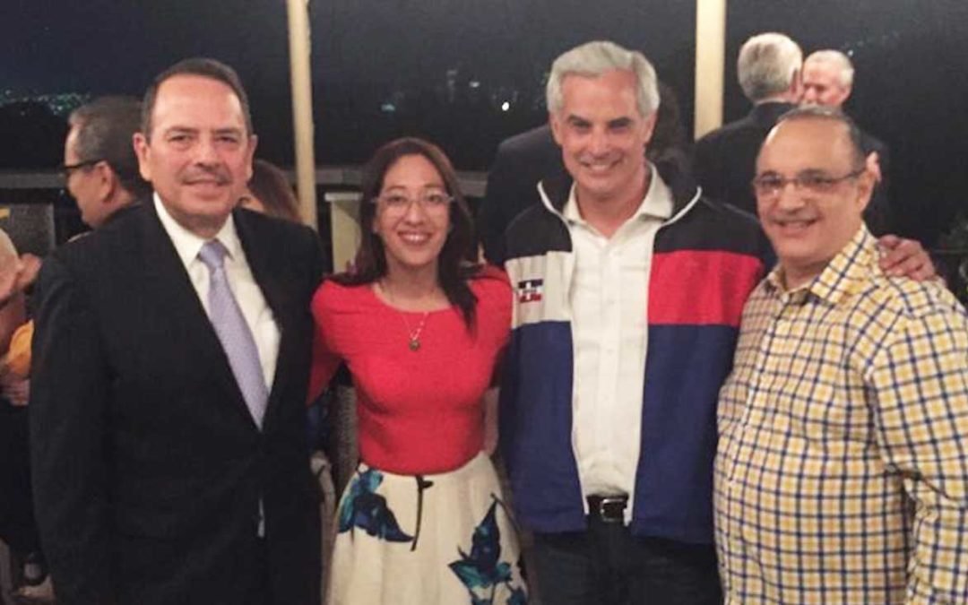 Quique Antún llegó a El Salvador y fue recibido por líderes de ARENA y la candidata Vicepresidencia