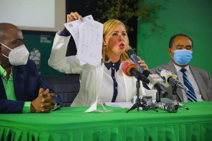 Sergia Elena emplaza a Gonzalo Castillo a explicar crecimiento de su patrimonio a 1,500 millones de pesos