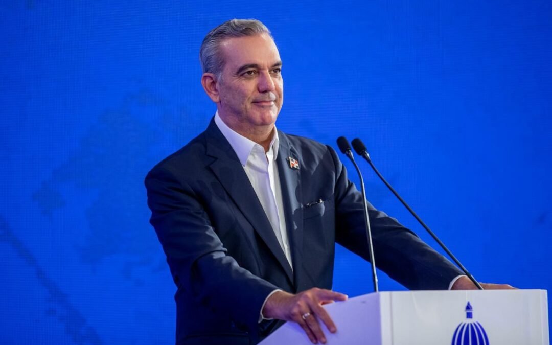 Abinader sienta un precedente al participar en debate siendo presidente y encabezado las encuestas